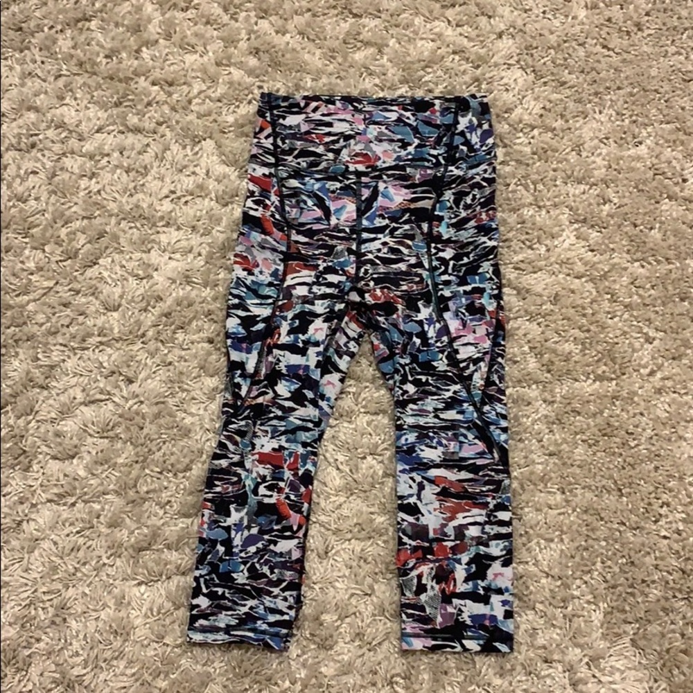 Lululemon time to sweat crop